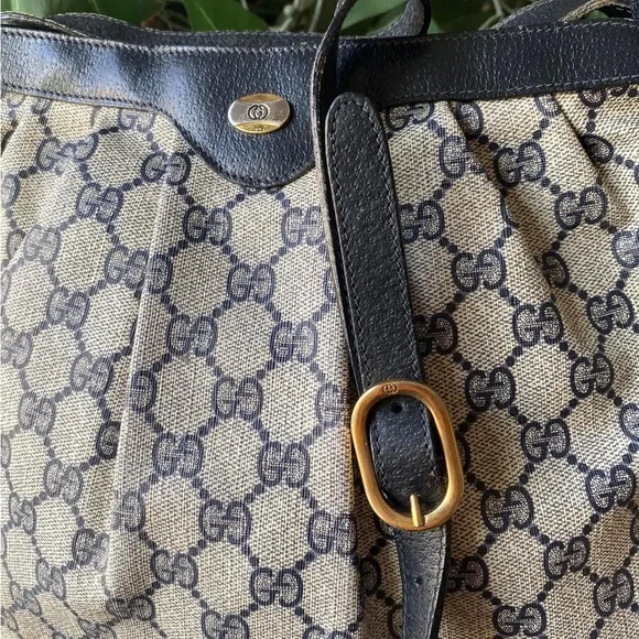 Vintage Gucci cross body - Picture 2 of 9